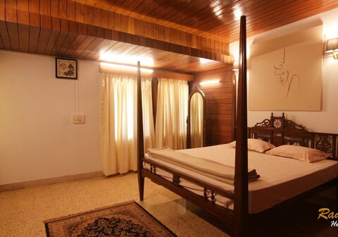 RADHA HERITAGE HOME STAY
