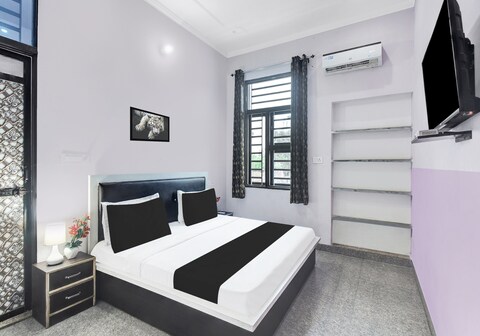 Hotel O Sawariya Palace