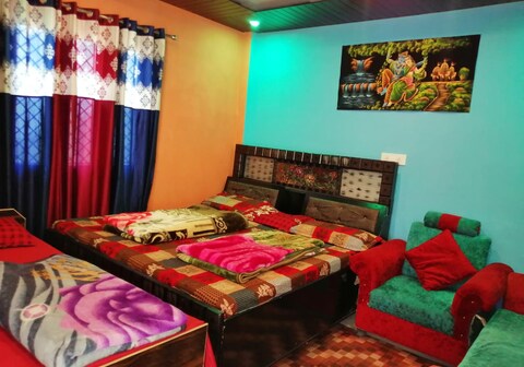 Shri Narayan Tourist Lodge And Chandika