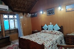 House Boat Tehran, Pahalgam House Boat Tehran, Pahalgam