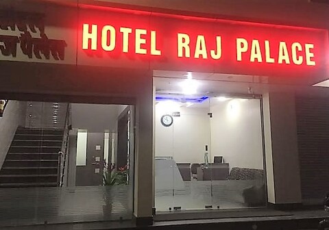 HOTEL RAJ PALACE