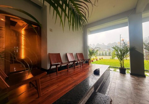 DiamondDell service Apartments