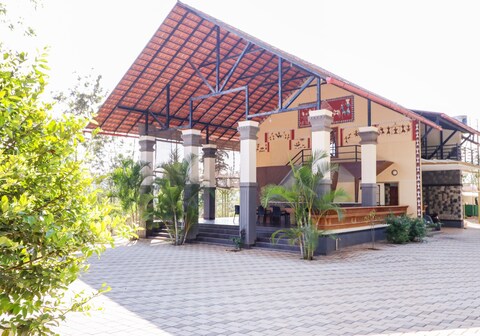 Golden Beans I Rooms & Kitchen