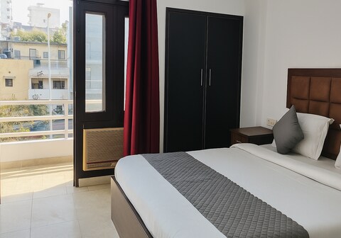 Hotel Cladis - Noida Sec 19