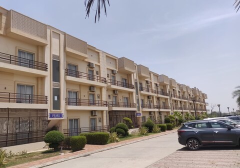 Hotel dhruva inn shree dham