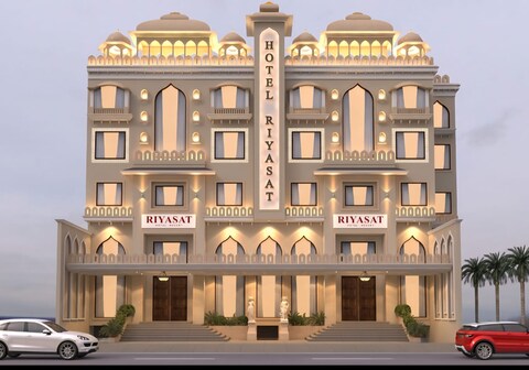 HOTEL RIYASAT
