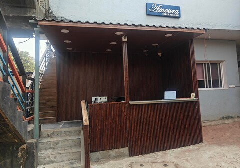 Amoura Beach Holidays