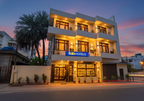 FabHotel Taj
