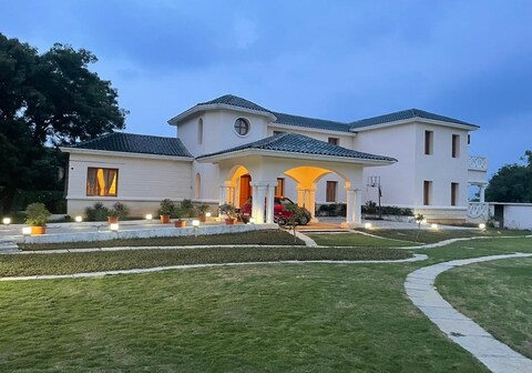 villa Ros A classy luxurious farm house