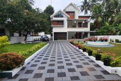 Nambiaparambil Arcade, Calicut (Kozhikode) Nambiaparambil Arcade, Calicut (Kozhikode)