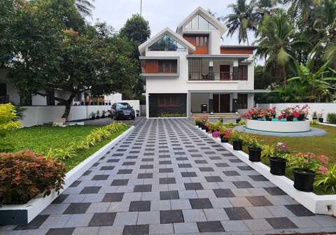 Nambiaparambil Arcade