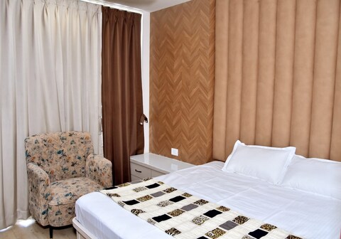 NB Paradise with Rooftop Pool and Terrace