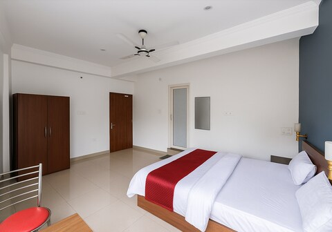 Hotel Shiv palace Yoga World retreat