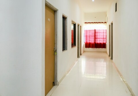 Royal Restaurant and Guest House