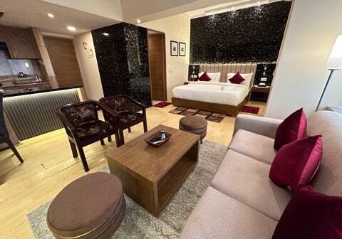 Cozy Luxe Studio Apartment