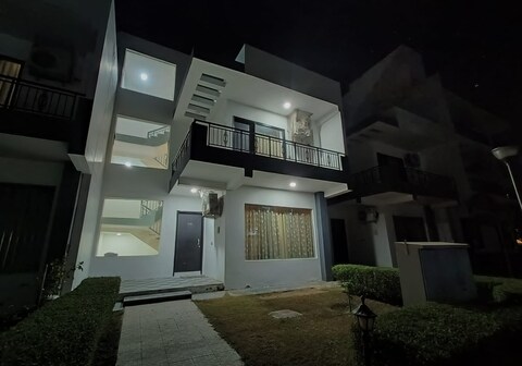Luxury house in Posh colony of Vrindavan