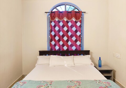 Calm cozy Room with pvt Bathroom in Mysore
