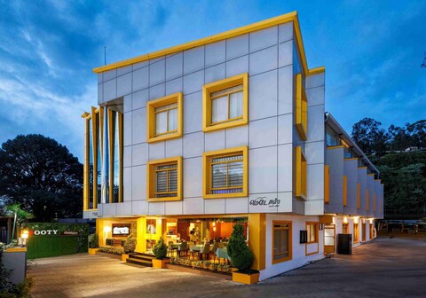 Hotel Meadows Residency