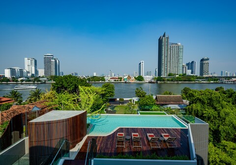 We Hotel Riverfront