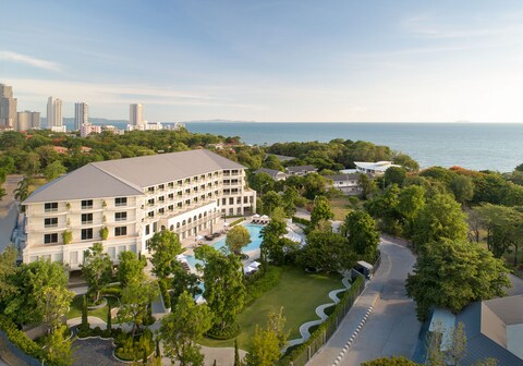 Cross Pattaya Pratamnak