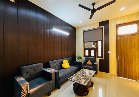Oakera - Premium Forest Theme Stay