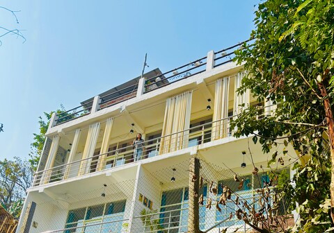 White paradise | Entire 2BHK Apartment