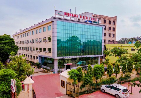 Bodhgaya Regency Hotel - 600 Metre from Mahabodhi Temple