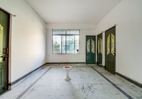 SPOT ON Hotel Rakesh International