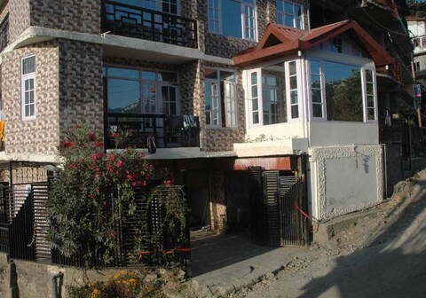 Ridge View Homestay | Rooms & Caretaker