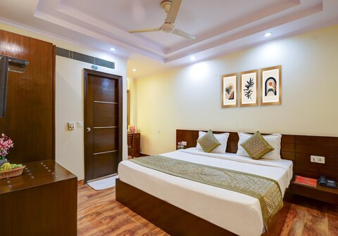 THE PEARL-A Royal Residency