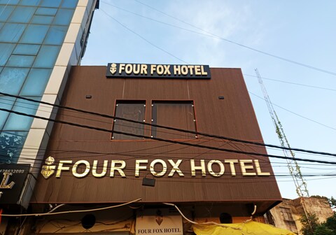 FOUR FOX HOTEL @ NEAR ANAND VIHAR TERMINAL