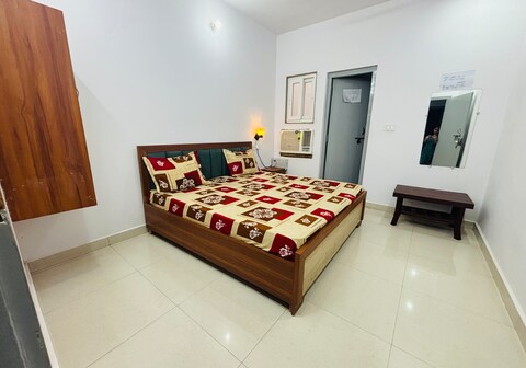 Anand guest house