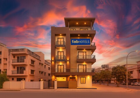 FabHotel F9 Sector 19