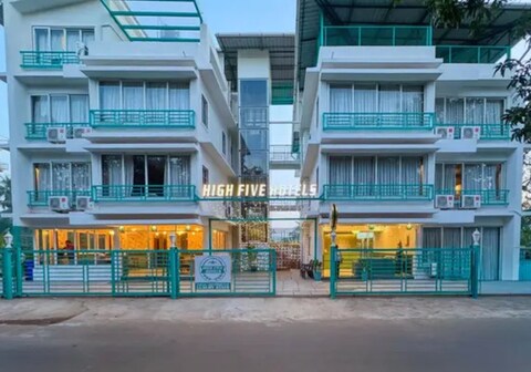 FabHotel High Five