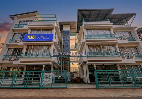 FabHotel High Five
