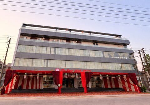 Hotel The Royal Knot
