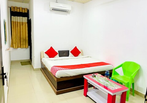 HOTEL BHARATPUR PALACE