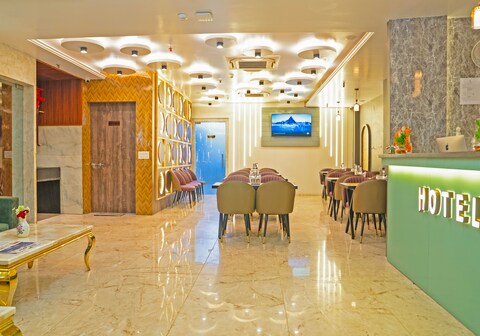 The Prominence Hotel, Restaurant & Bar