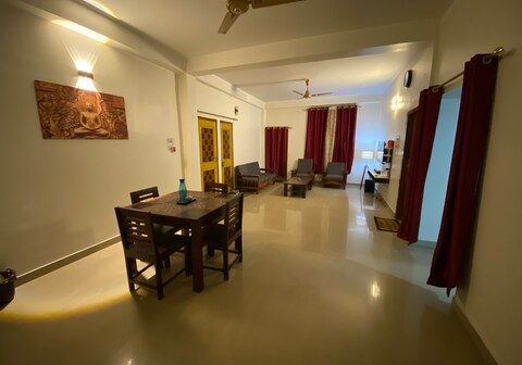 Brindalay -beautiful 2 bedroom furnished apartment