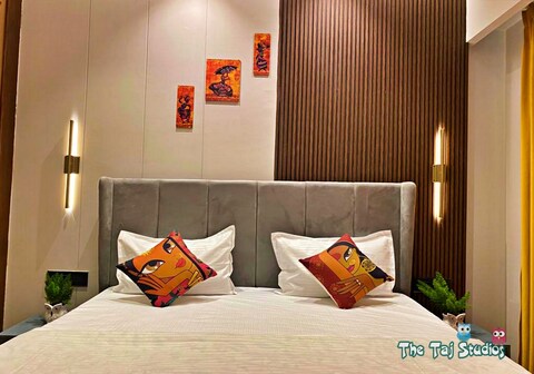 Super Deluxe Studio Apartment at Blue Sapphire by Taj Studios