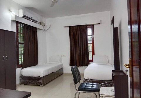 Paradise Saravana Beach House