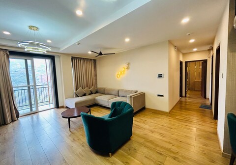 White breeze 2bhk flexigo stays