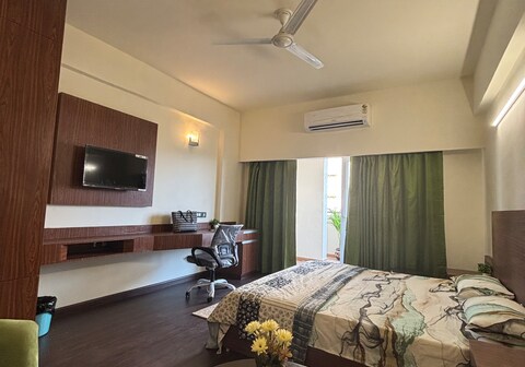 HogWorks Cozy Urban Escape