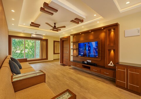 Vensa Corporate Inn | Kitchen & Spacious Living Room