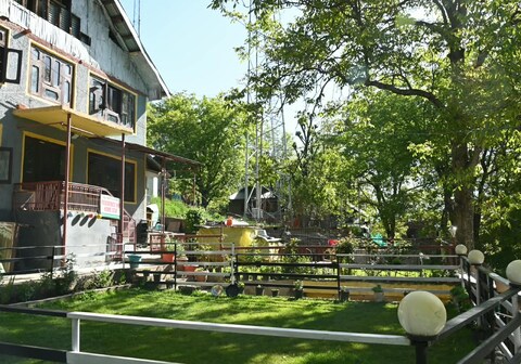 Hill Side Homestay