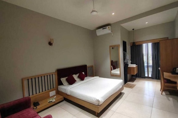 Palette Hotel and Resort Pandharpur Bus Terminal