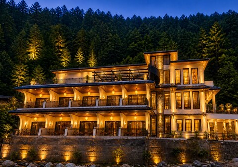 Tiraya Luxury Riverside Hotel, Tirthan Valley