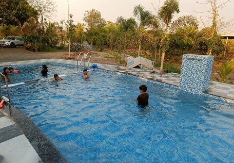 Govardhan Greens Farm