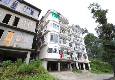 Sharma Homestay | Rooms & Kitchen