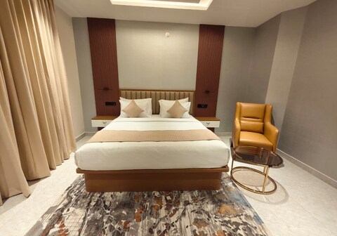 ROYAL ACE BOUTIQUE HOTEL - BHARTIYA CITY